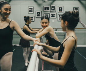 ballerinas-at-the-barre